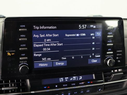 Used 2022 Toyota Sienna XSE image 41