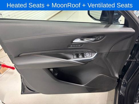 Used 2023 Cadillac XT4 Sport AWD/4WD image 9