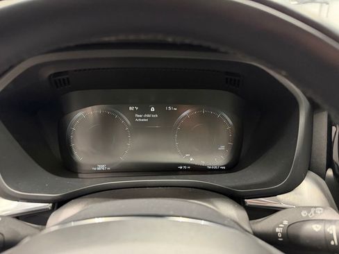 Used 2019 Volvo XC60 T5 Momentum w/ Multimedia Package AWD/4WD image 39