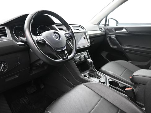 Used 2019 Volkswagen Tiguan SE w/ Panoramic Sunroof Package AWD/4WD image 10