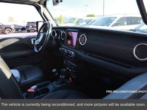 Used 2022 Jeep Wrangler Unlimited Sahara w/ Cold Weather Group image 15