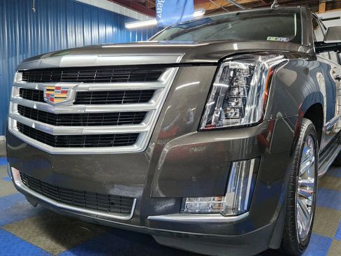 Used 2020 Cadillac Escalade Luxury w/ LPO, Radiant Package image 68
