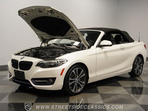 Used 2017 BMW 230i Convertible image 31