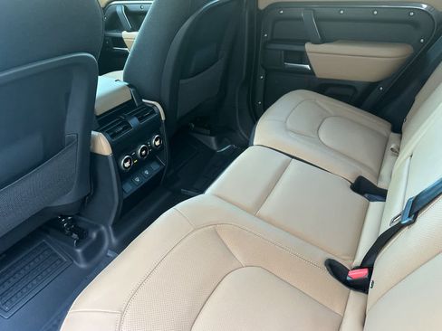 Used 2025 Land Rover Defender 110 V8 image 4