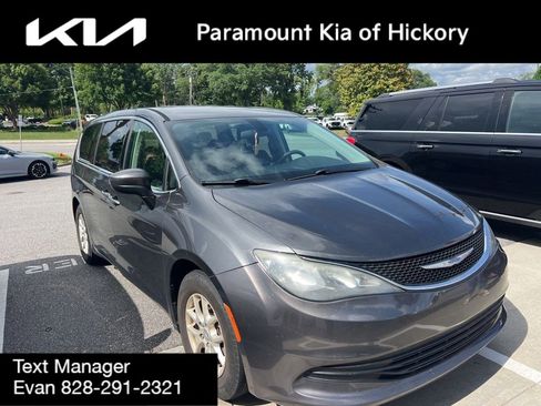 Used 2018 Chrysler Pacifica LX FWD image 1