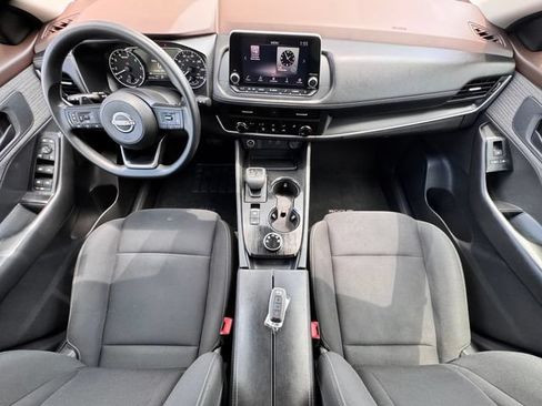 Used 2023 Nissan Rogue S AWD/4WD image 2