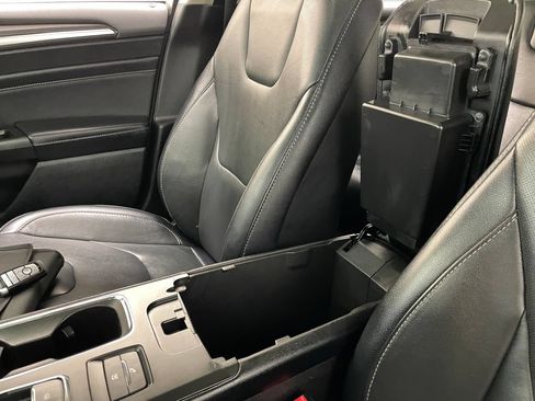 Used 2017 Ford Fusion Titanium FWD image 34