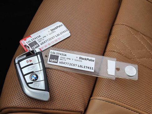 Used 2020 BMW 740i 740i w/ Premium Package image 32