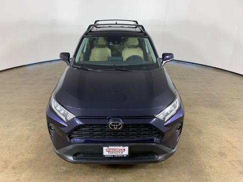 Used 2021 Toyota RAV4 XLE Premium AWD/4WD image 4