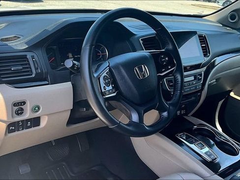 Used 2019 Honda Pilot Touring image 14
