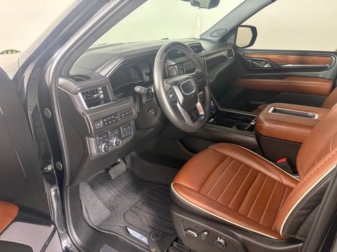 Used 2024 GMC Yukon Denali Ultimate AWD/4WD image 10