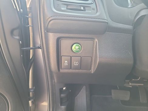 Used 2021 Honda HR-V LX image 16