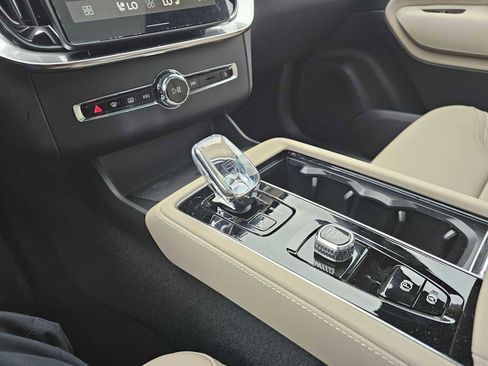 New 2026 Volvo XC90 T8 Plus w/ Protection Package Premier AWD/4WD image 28
