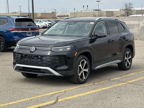 New 2026 Volkswagen Tiguan SE AWD/4WD image 1