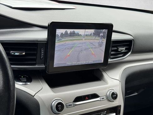 Used 2021 Ford Explorer XLT w/ Equipment Group 202A image 12