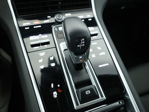 Used 2023 Porsche Panamera 4 Platinum Edition image 15