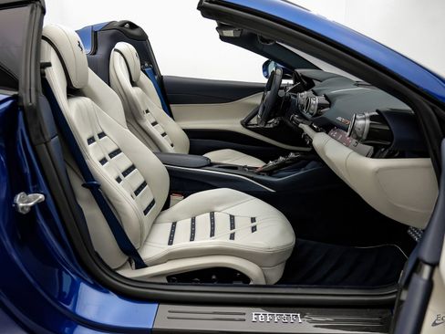 Used 2022 Ferrari 812 GTS RWD image 61