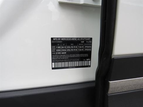 Used 2025 Mercedes-Benz GLA 250 4MATIC image 8