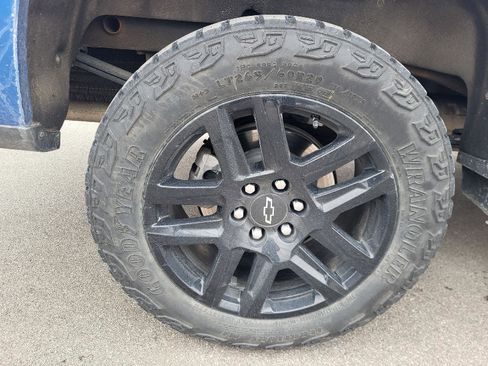 Used 2023 Chevrolet Silverado 1500 Custom Trail Boss w/ LPO, Dark Essentials Package image 13