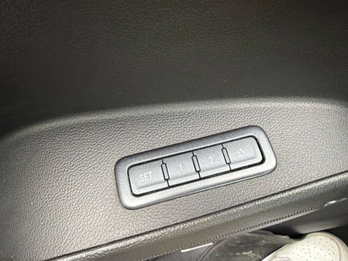 Used 2018 Chevrolet Suburban LT AWD/4WD image 21