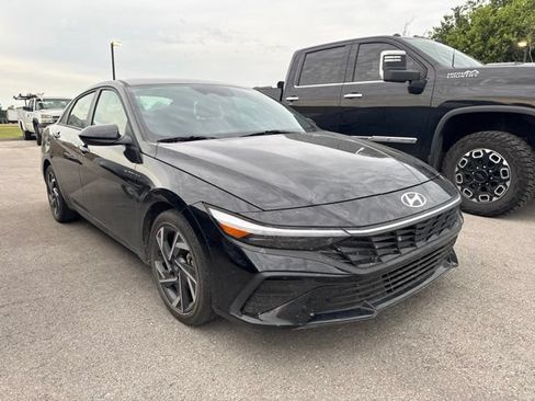 Used 2025 Hyundai Elantra Sport FWD image 1