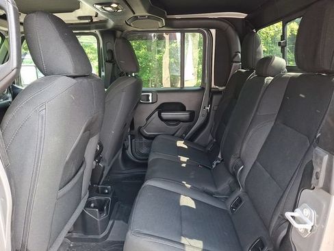 Used 2021 Jeep Gladiator Sport AWD/4WD image 10
