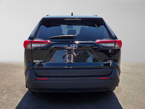 Certified 2020 Toyota RAV4 LE w/ Carpet Mat Package AWD/4WD image 5