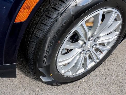 Used 2017 Cadillac XT5 Luxury w/ Driver Awareness Package image 28