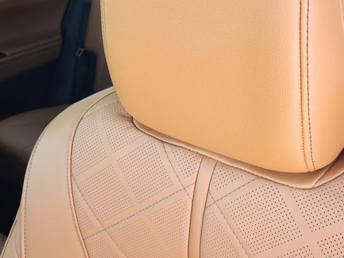 New 2026 Toyota Highlander Platinum image 14