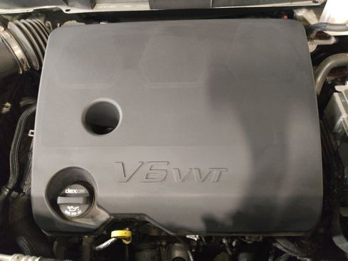 Used 2022 Chevrolet Traverse LS FWD image 30