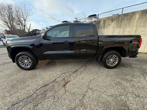 Used 2023 Chevrolet Colorado LT image 2
