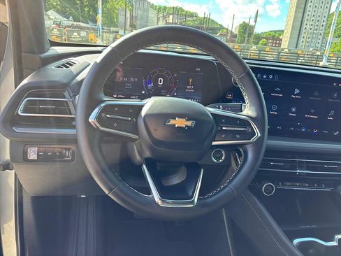 Used 2026 Chevrolet Traverse LT AWD/4WD image 14