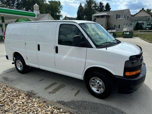 Used 2018 Chevrolet Express 2500 image 7