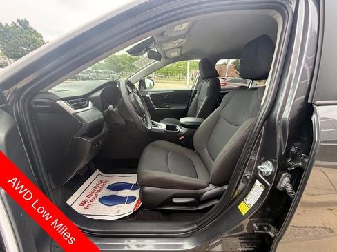 Used 2024 Toyota RAV4 LE AWD/4WD image 24