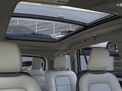 New 2026 Lincoln Aviator AWD image 22