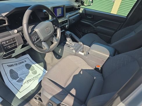 Certified 2024 Toyota Tacoma SR AWD/4WD image 11