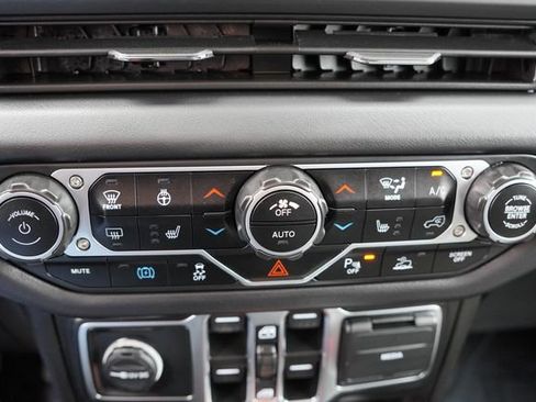 Certified 2025 Jeep Wrangler Unlimited Sahara w/ Safety Group image 25