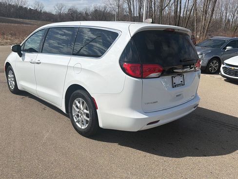 Used 2023 Chrysler Voyager LX FWD image 3