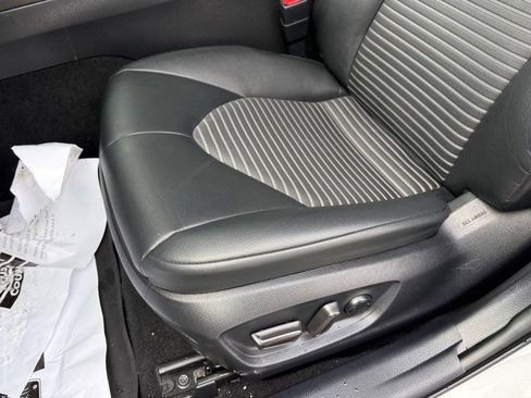Used 2022 Toyota Camry SE image 17