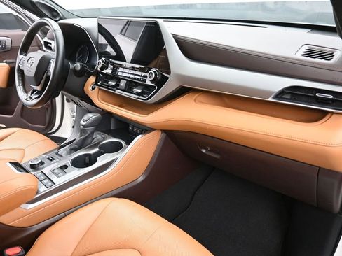 Used 2020 Toyota Highlander Platinum image 26