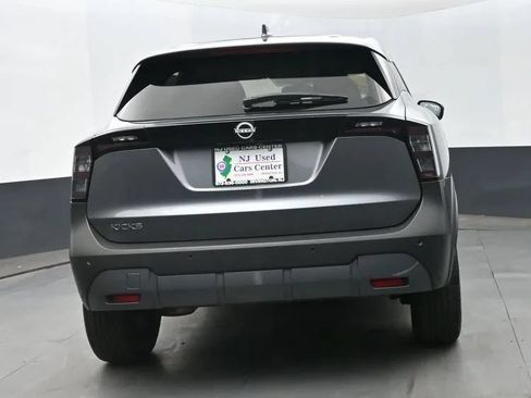 Used 2025 Nissan Kicks SV FWD image 8