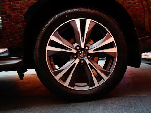 Used 2018 Nissan Pathfinder Platinum AWD/4WD image 81