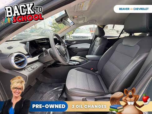 Used 2025 Chevrolet Trax LT FWD image 13