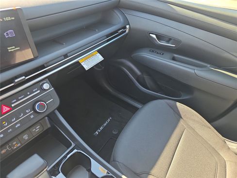 New 2026 Hyundai Tucson SE image 17