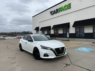 Used 2022 Nissan Altima 2.5 SR w/ Midnight Edition Package