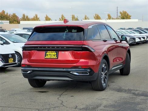 New 2026 Lincoln Nautilus Premier image 4