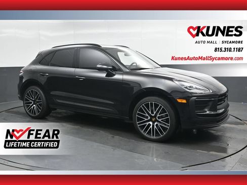 Used 2022 Porsche Macan AWD/4WD image 1