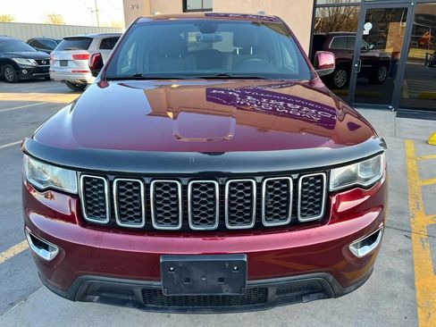 Used 2018 Jeep Grand Cherokee Laredo RWD image 2