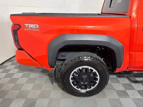 Used 2024 Toyota Tacoma TRD Off-Road w/ TRD Off Road Premium Package AWD/4WD image 18