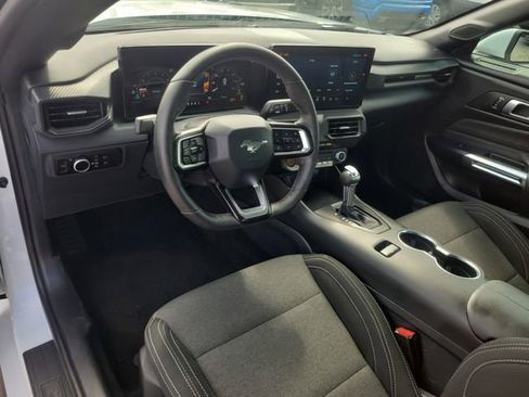 Used 2025 Ford Mustang Coupe image 14